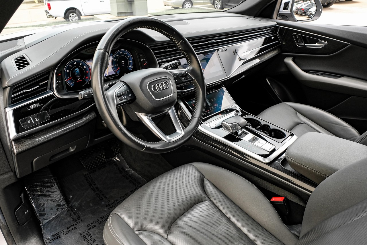 Audi Q8 Vehicle Main Gallery Image 03