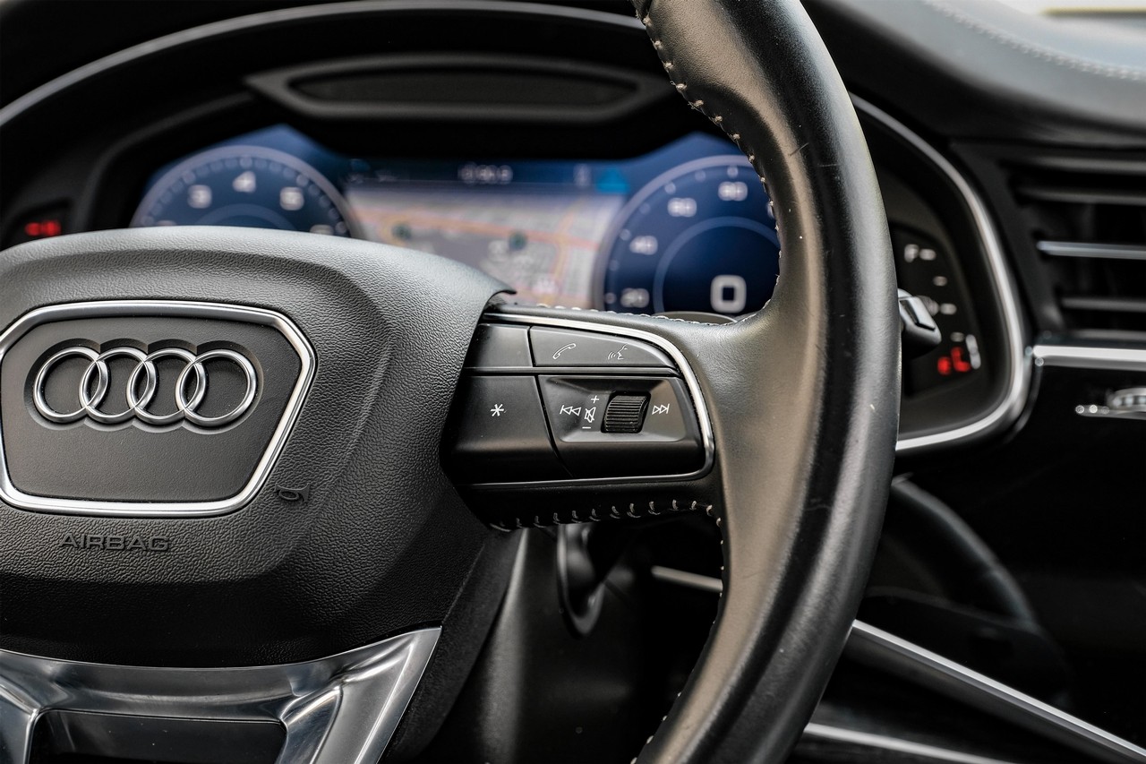 Audi Q8 Vehicle Main Gallery Image 19