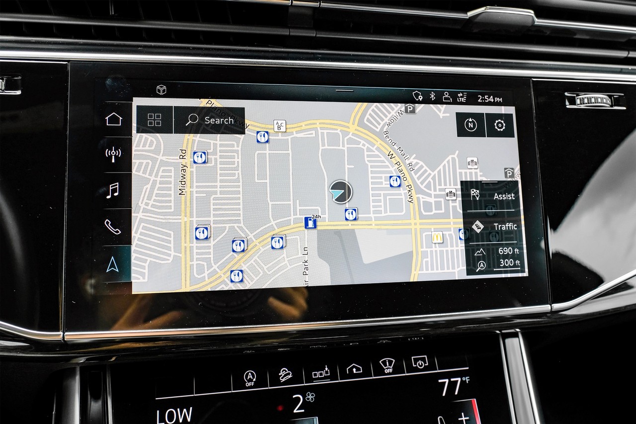 Audi Q8 Vehicle Main Gallery Image 22