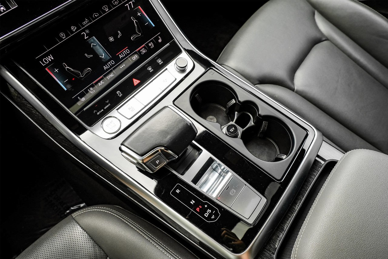 Audi Q8 Vehicle Main Gallery Image 24