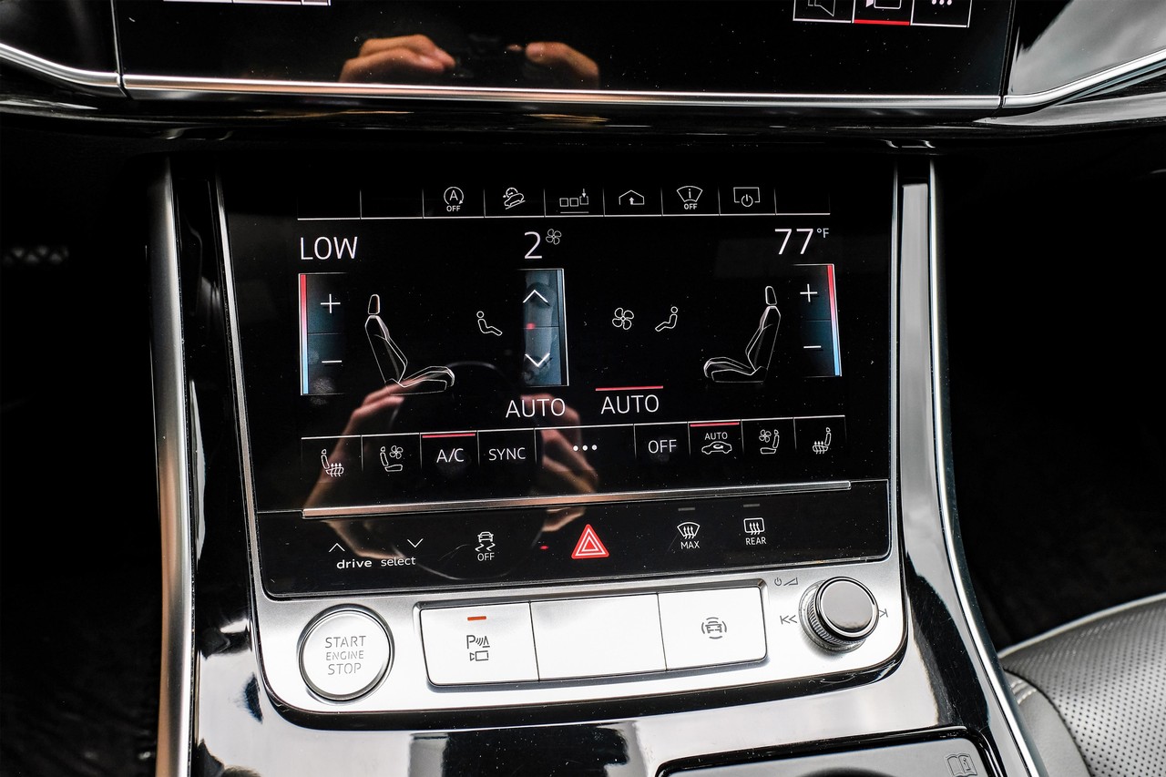 Audi Q8 Vehicle Main Gallery Image 26