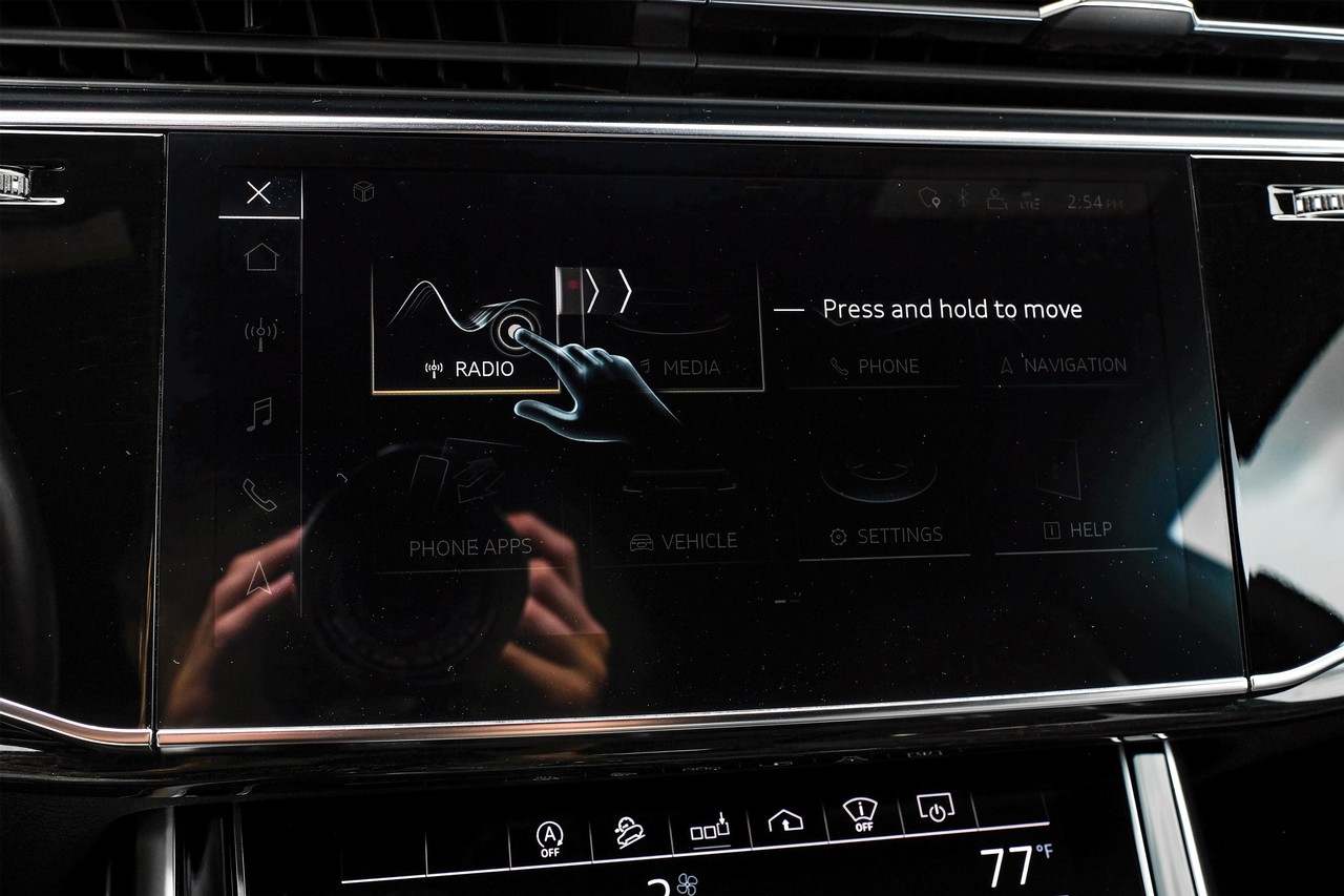 Audi Q8 Vehicle Main Gallery Image 27