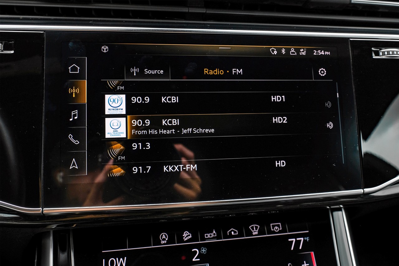 Audi Q8 Vehicle Main Gallery Image 29