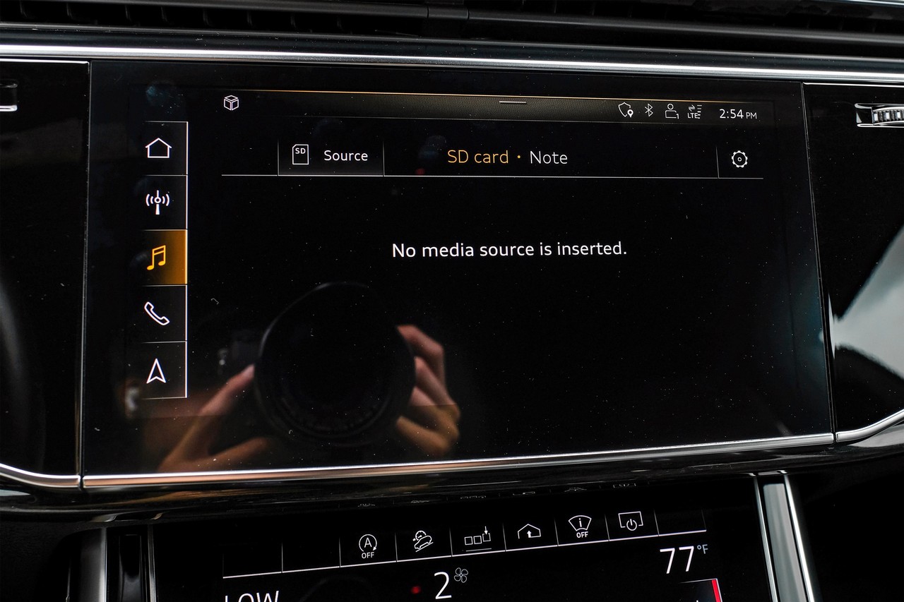 Audi Q8 Vehicle Main Gallery Image 30