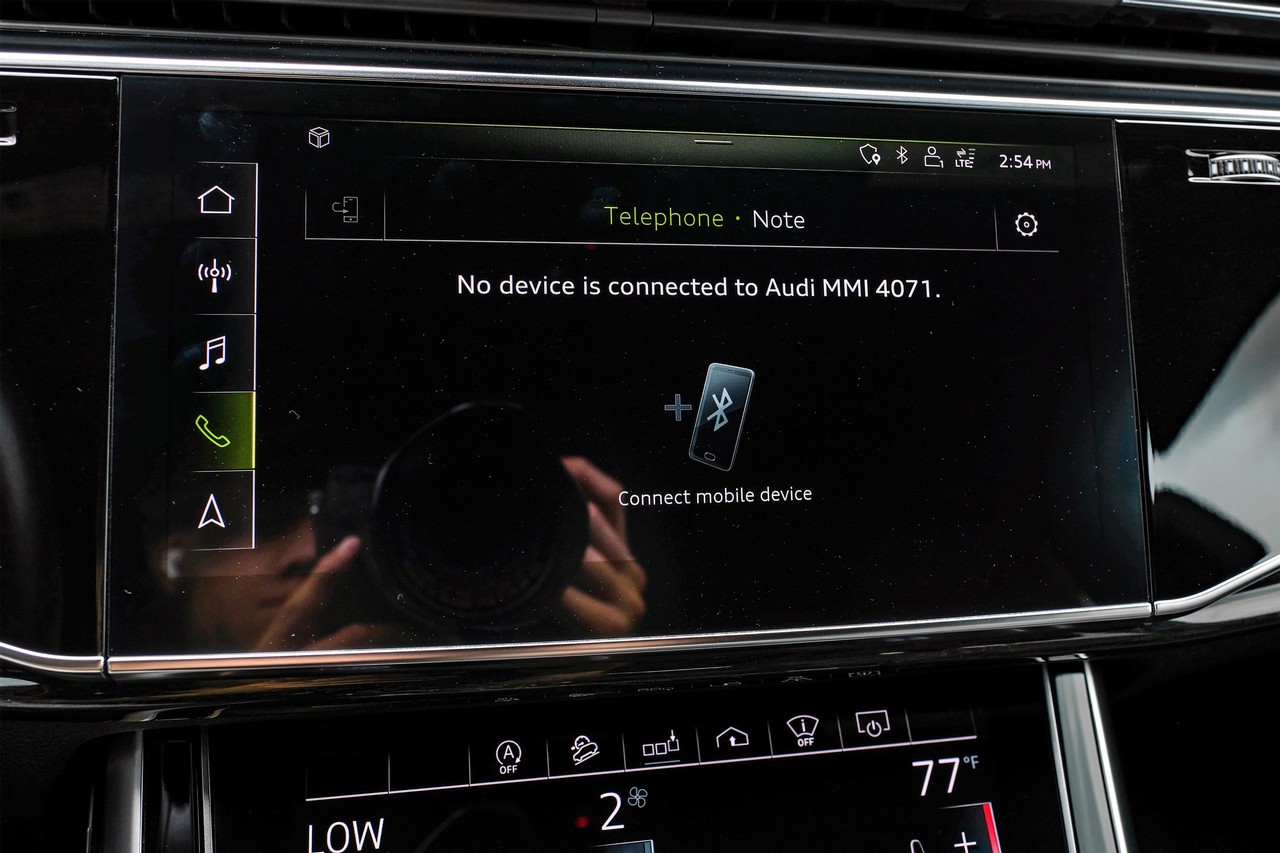 Audi Q8 Vehicle Main Gallery Image 31