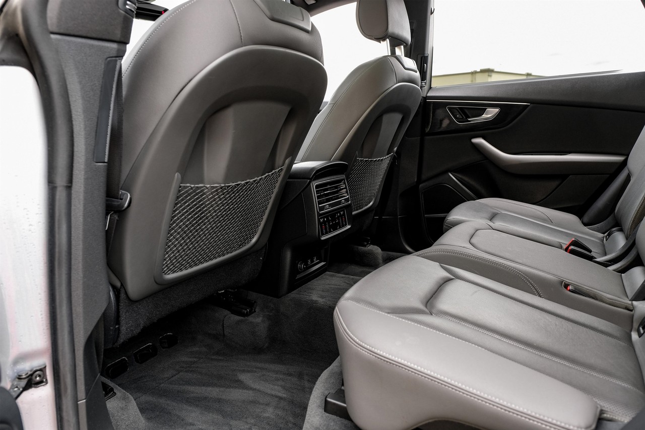 Audi Q8 Vehicle Main Gallery Image 35