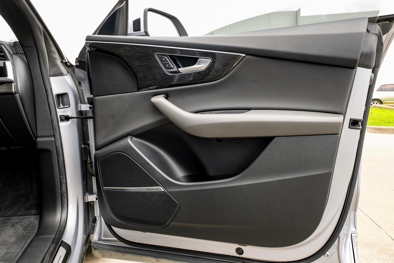 Audi Q8 Vehicle Main Gallery Image 41