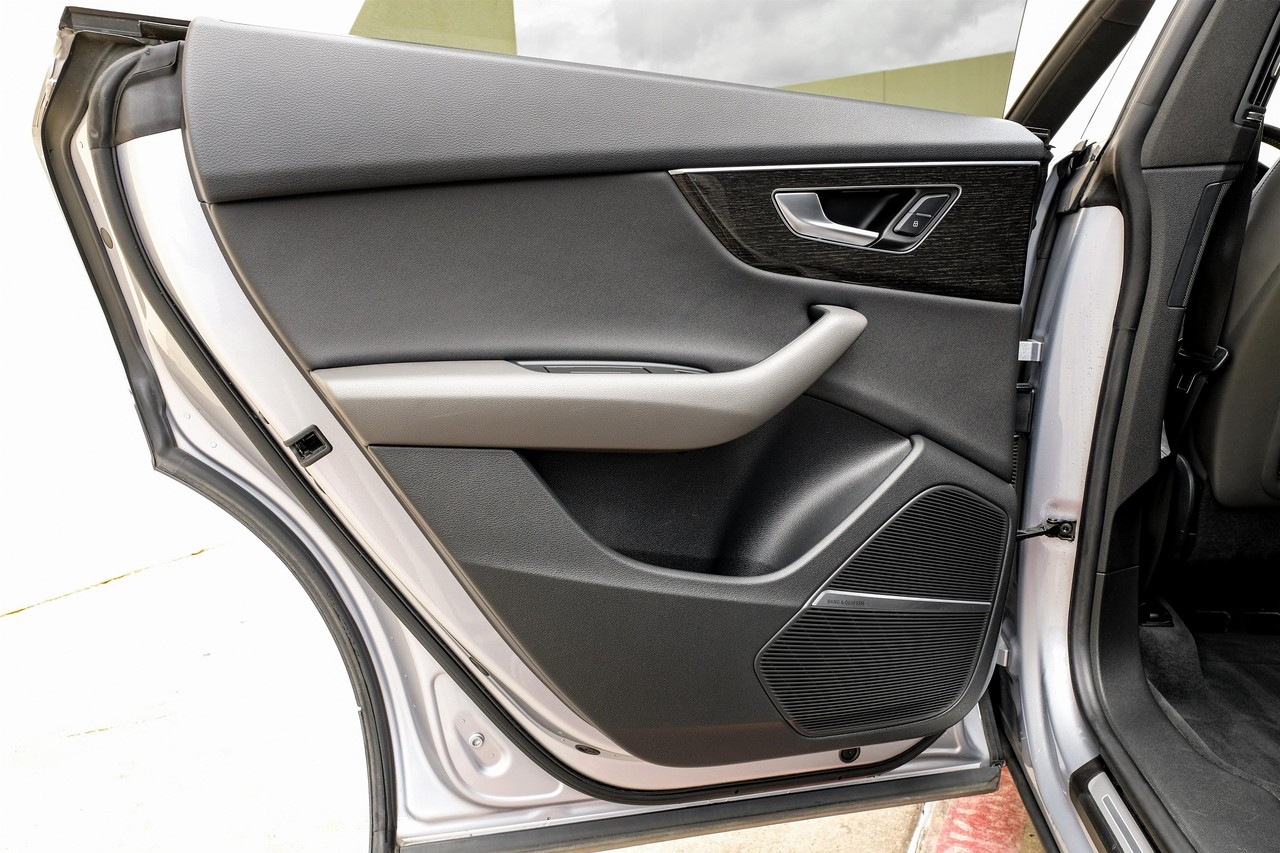 Audi Q8 Vehicle Main Gallery Image 42