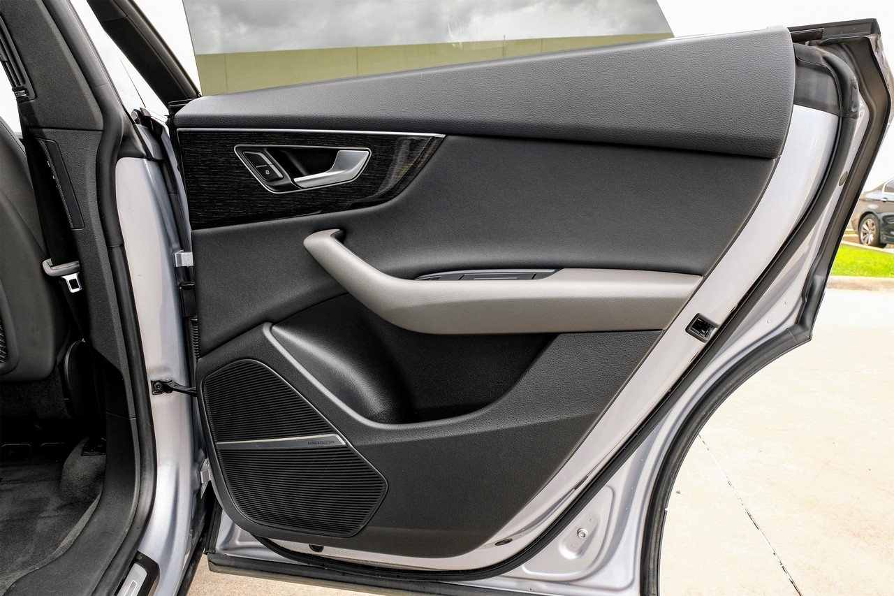 Audi Q8 Vehicle Main Gallery Image 43