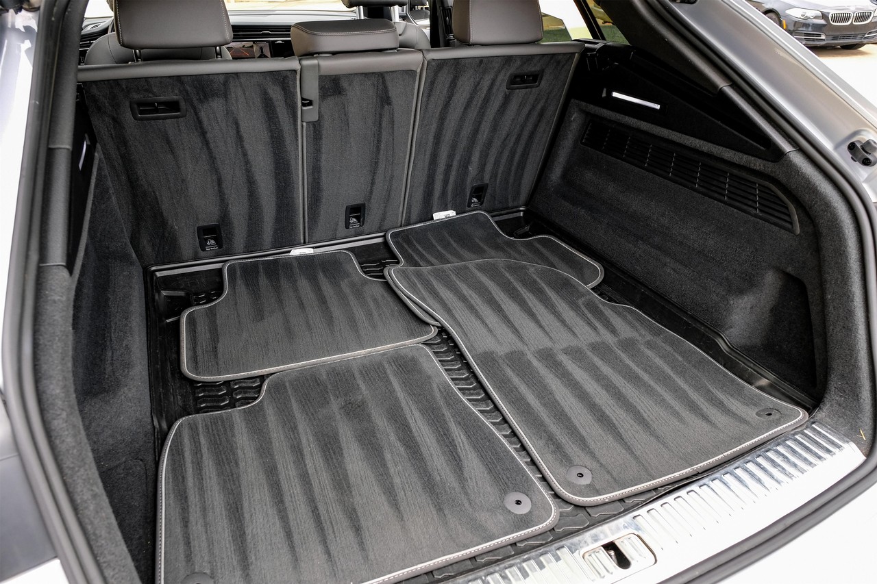 Audi Q8 Vehicle Main Gallery Image 47