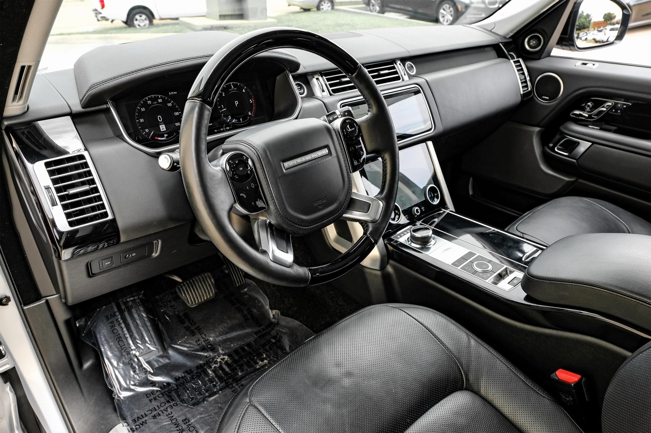 Land Rover Range Rover Vehicle Main Gallery Image 03