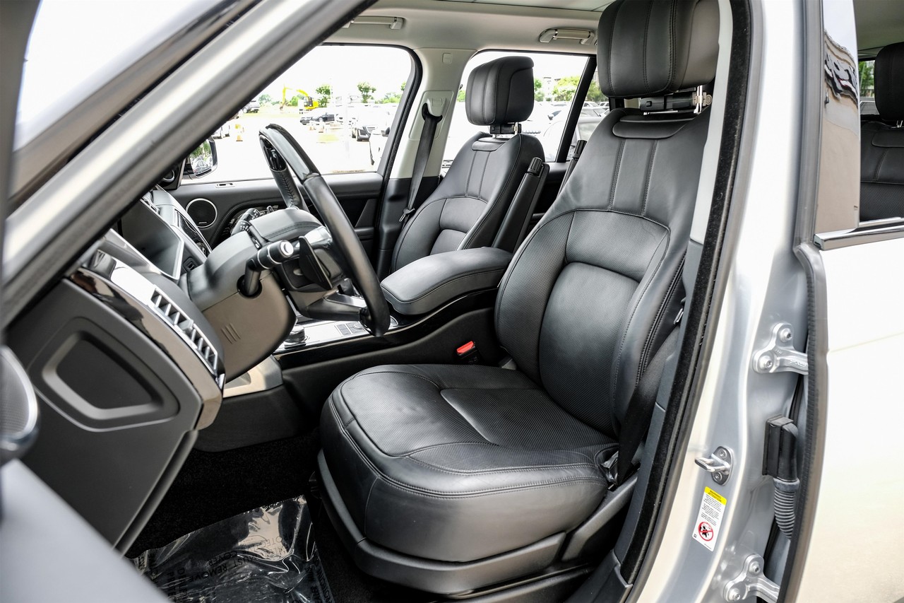 Land Rover Range Rover Vehicle Main Gallery Image 04
