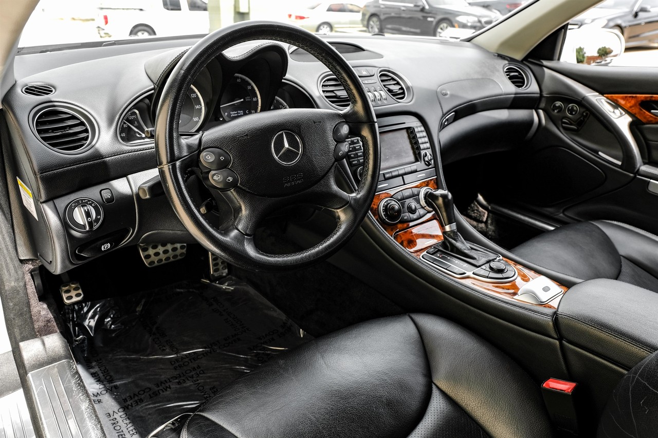 Mercedes-Benz SL-Class Vehicle Main Gallery Image 03