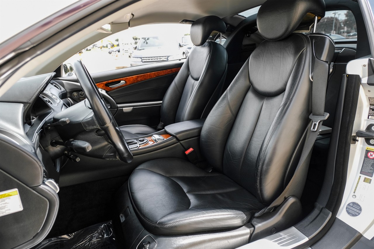 Mercedes-Benz SL-Class Vehicle Main Gallery Image 04