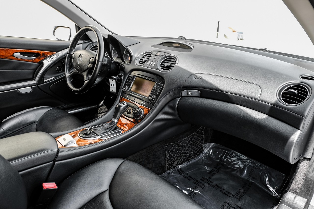 Mercedes-Benz SL-Class Vehicle Main Gallery Image 12