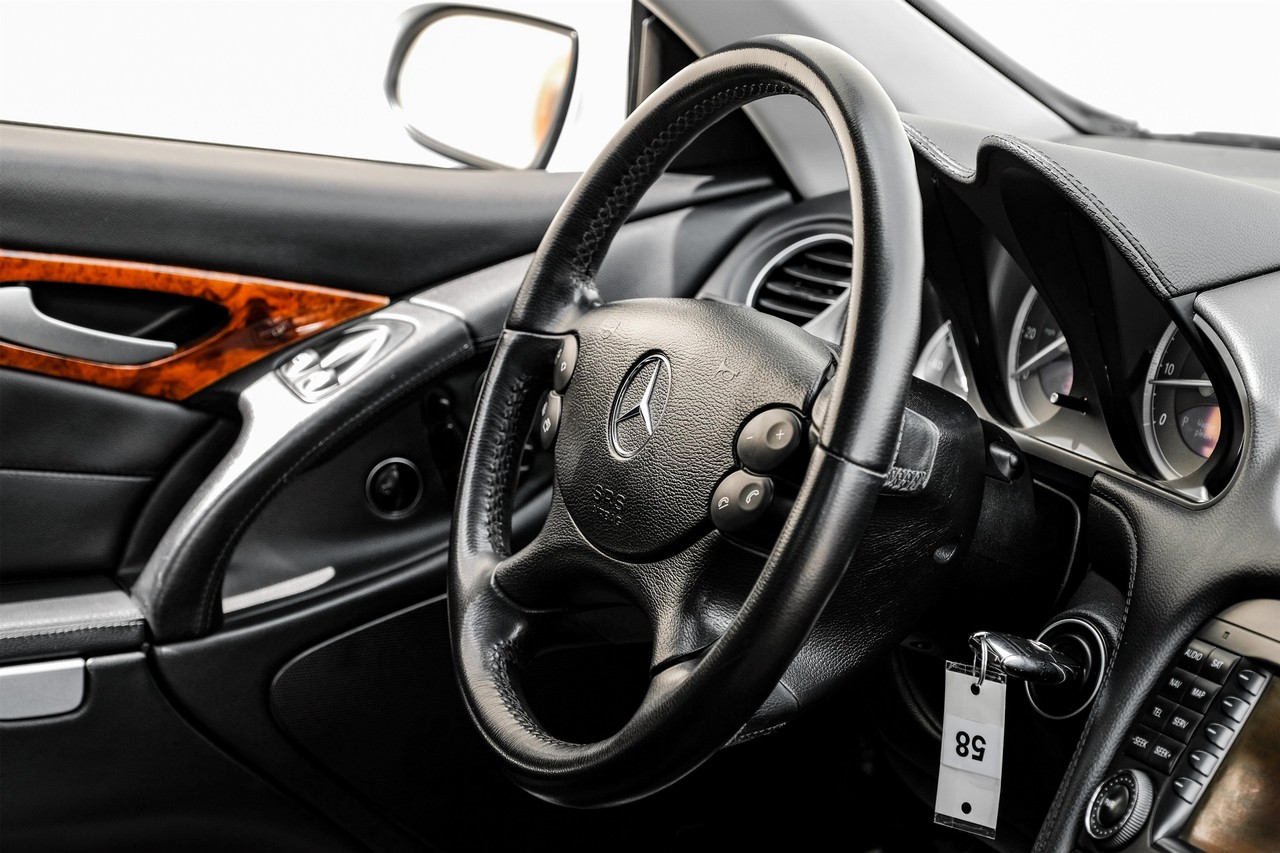 Mercedes-Benz SL-Class Vehicle Main Gallery Image 13