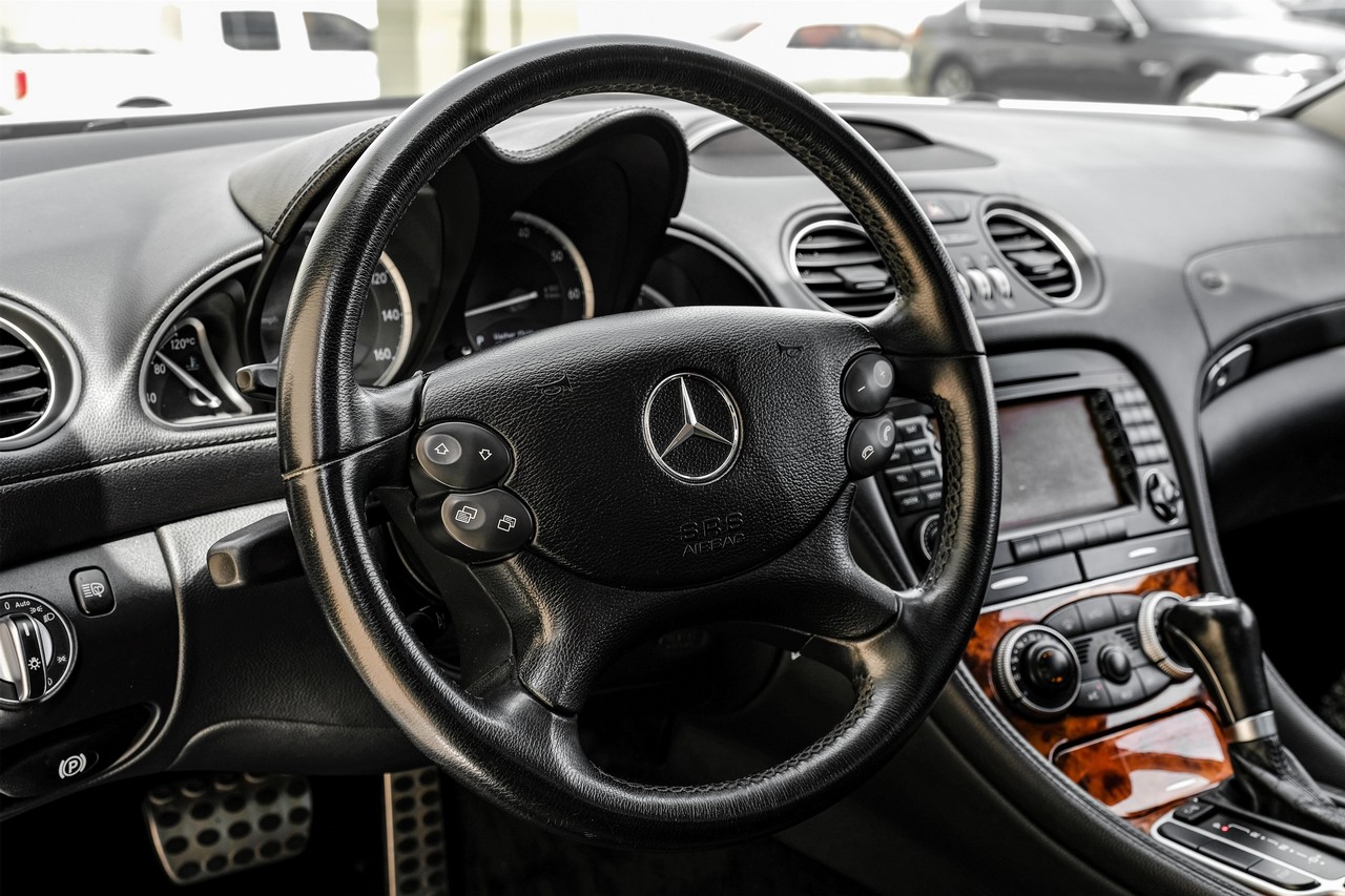 Mercedes-Benz SL-Class Vehicle Main Gallery Image 14