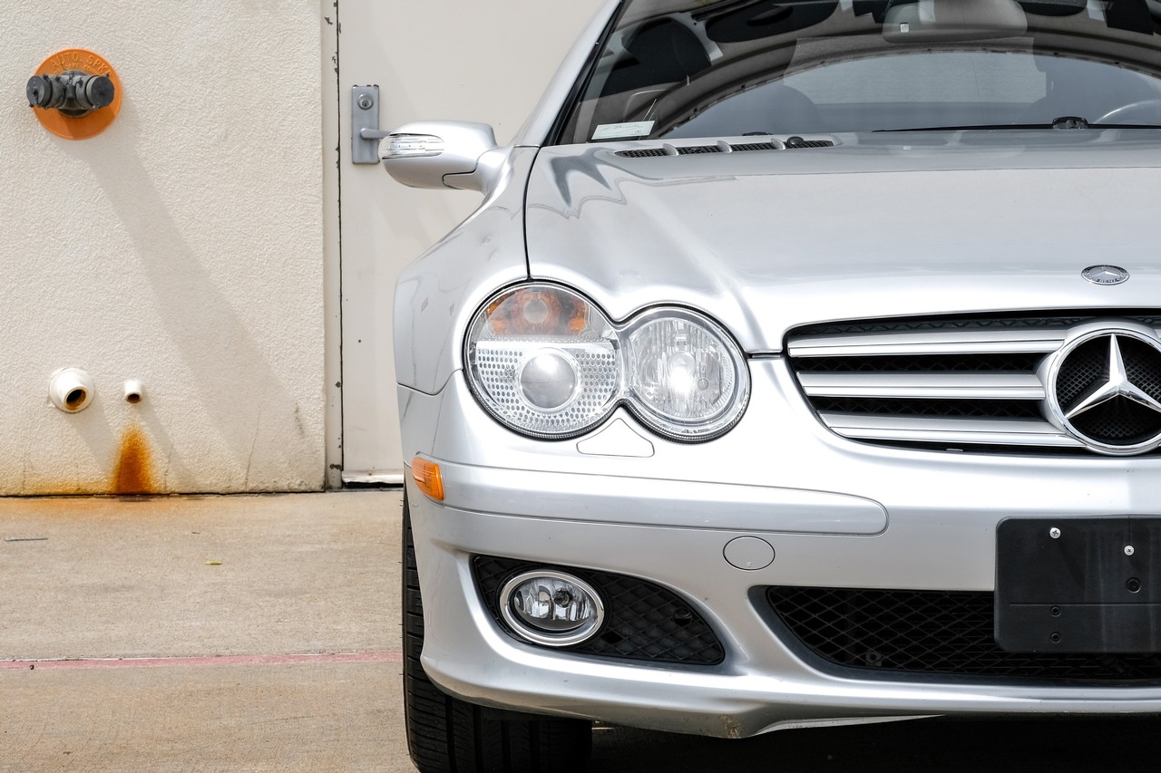 Mercedes-Benz SL-Class Vehicle Main Gallery Image 39