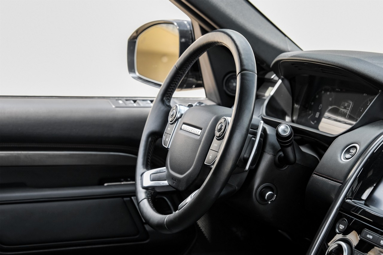 Land Rover Discovery Vehicle Main Gallery Image 13