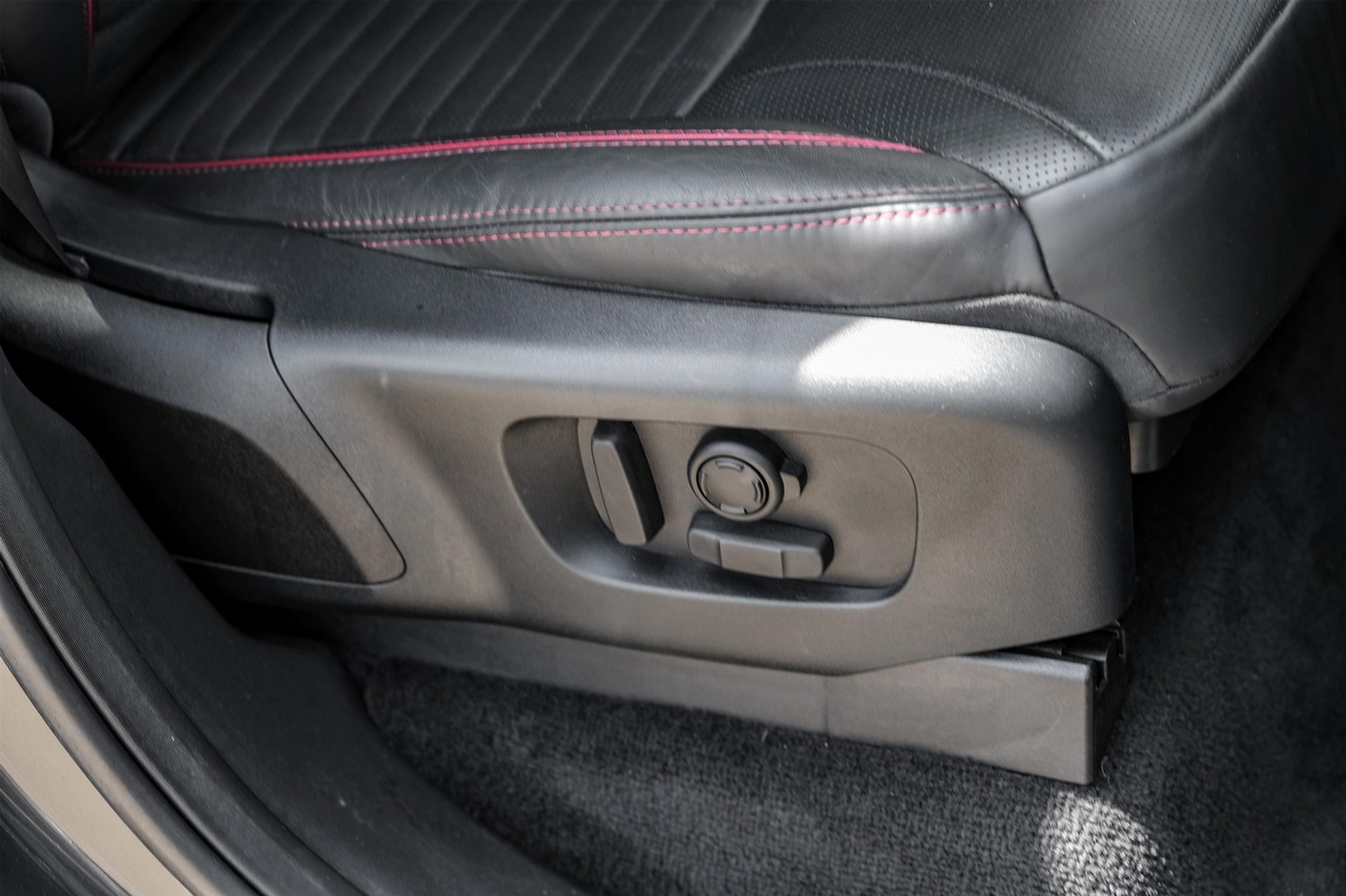 Land Rover Discovery Vehicle Main Gallery Image 38