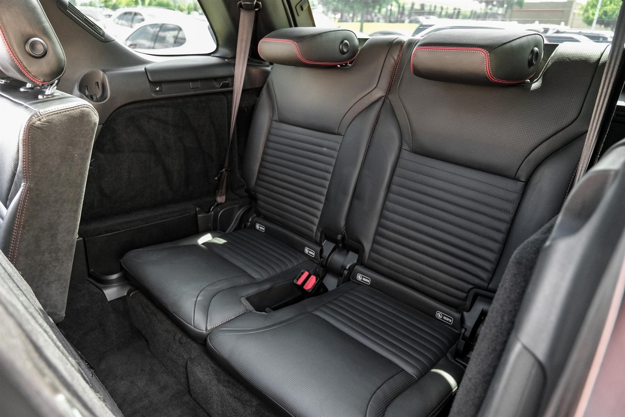 Land Rover Discovery Vehicle Main Gallery Image 43