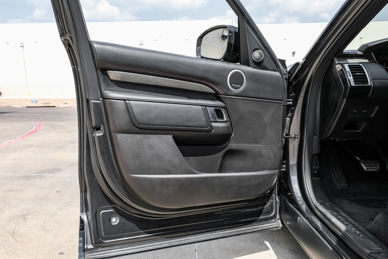 Land Rover Discovery Vehicle Main Gallery Image 46