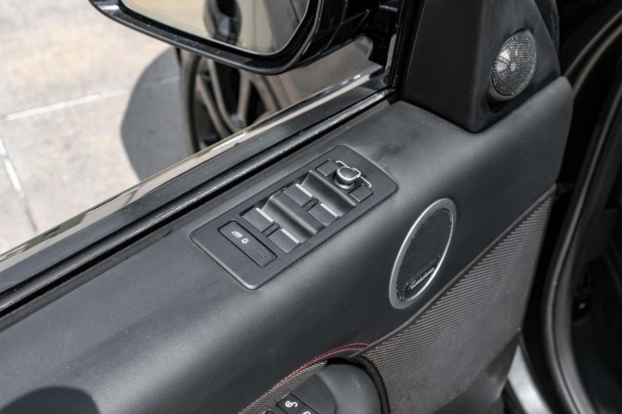 Land Rover Discovery Vehicle Main Gallery Image 47