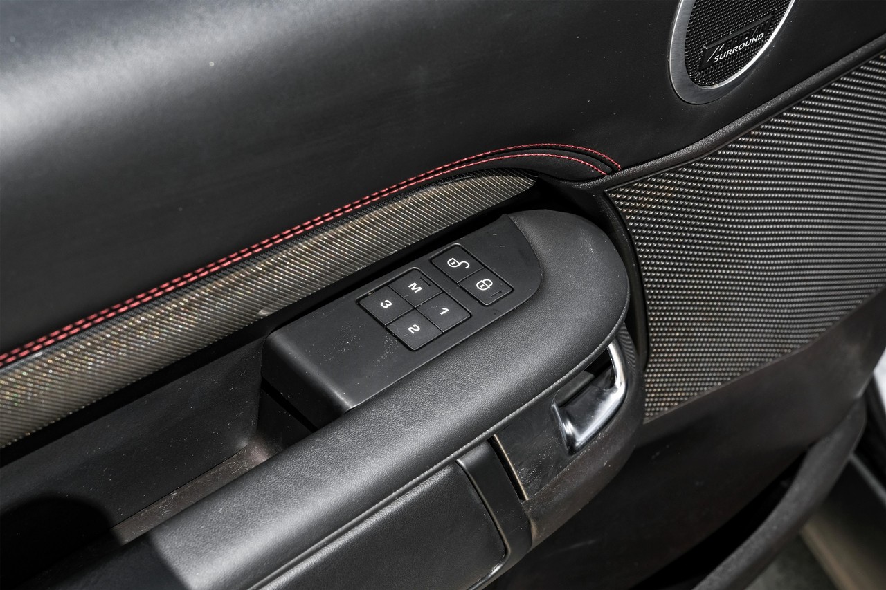 Land Rover Discovery Vehicle Main Gallery Image 48