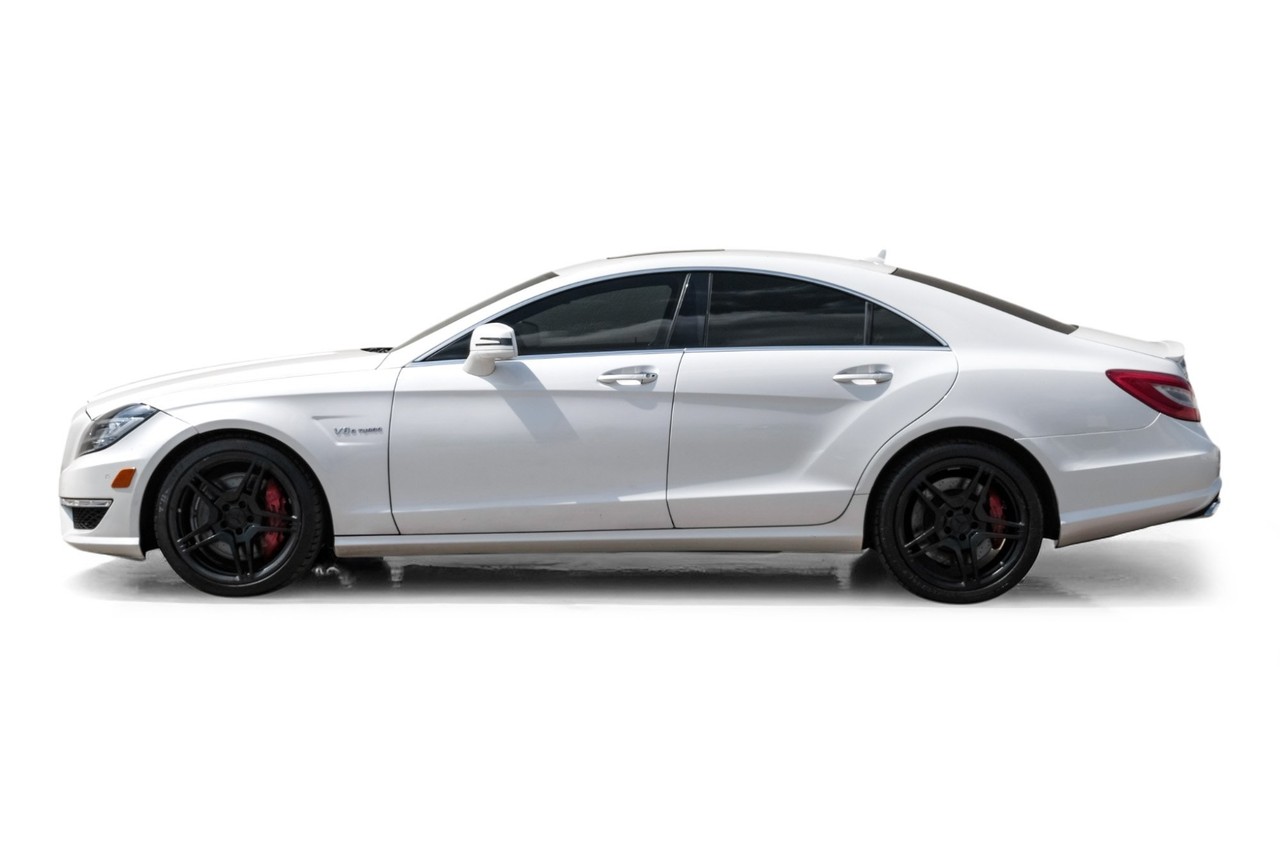 Mercedes-Benz CLS 63 AMG Vehicle Main Gallery Image 12