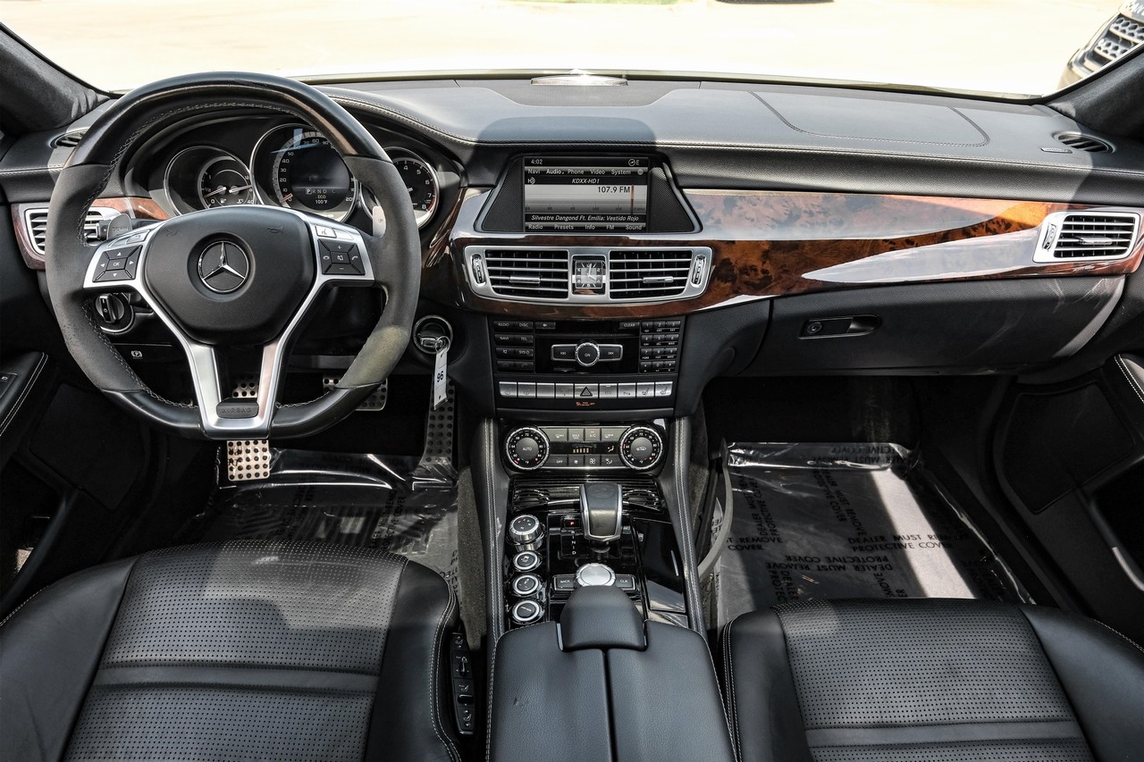 Mercedes-Benz CLS 63 AMG Vehicle Main Gallery Image 15