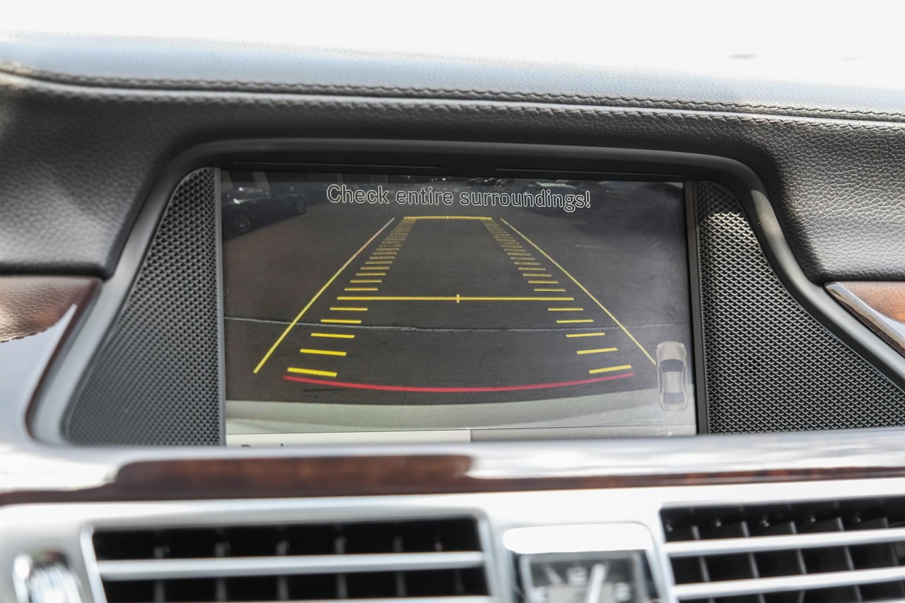 Mercedes-Benz CLS 63 AMG Vehicle Main Gallery Image 23
