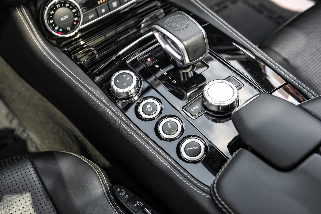 Mercedes-Benz CLS 63 AMG Vehicle Main Gallery Image 25