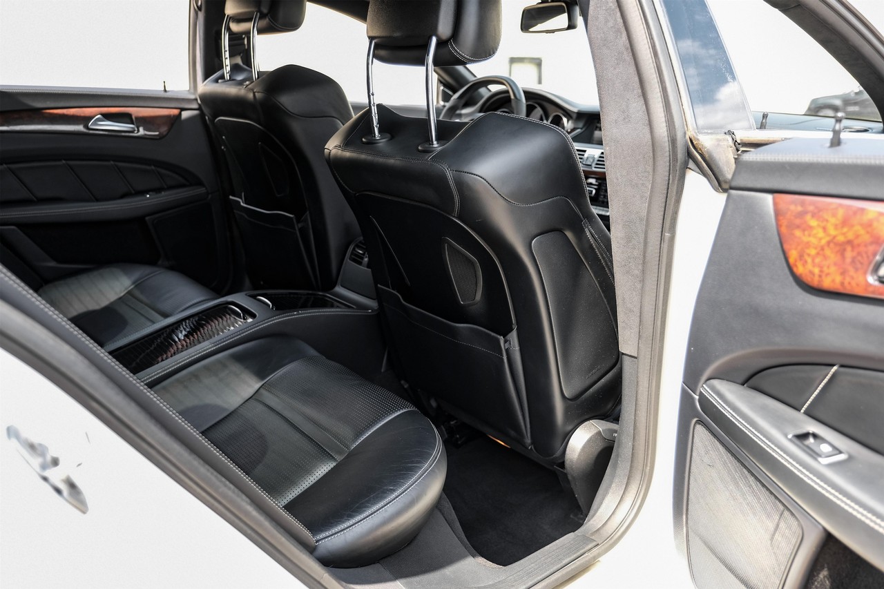 Mercedes-Benz CLS 63 AMG Vehicle Main Gallery Image 34