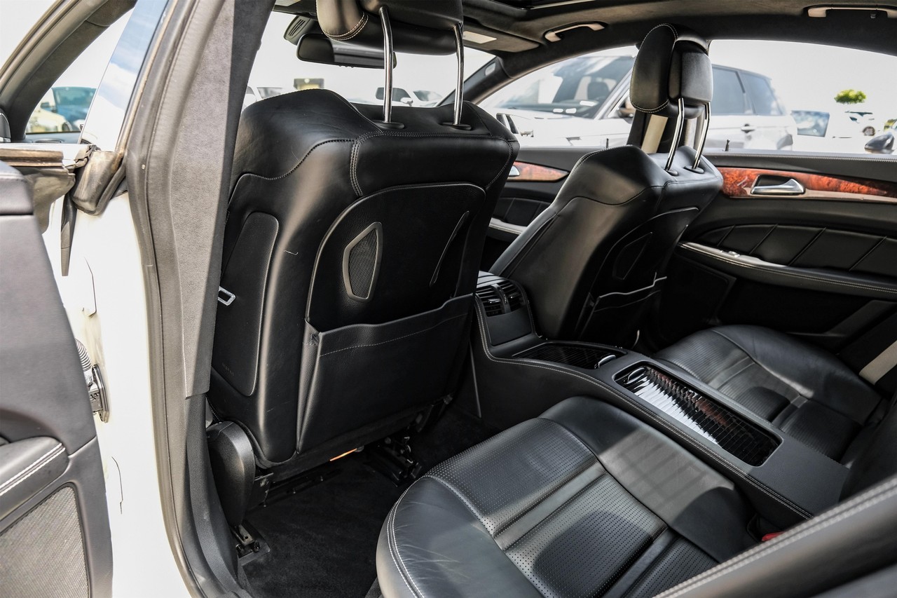 Mercedes-Benz CLS 63 AMG Vehicle Main Gallery Image 36