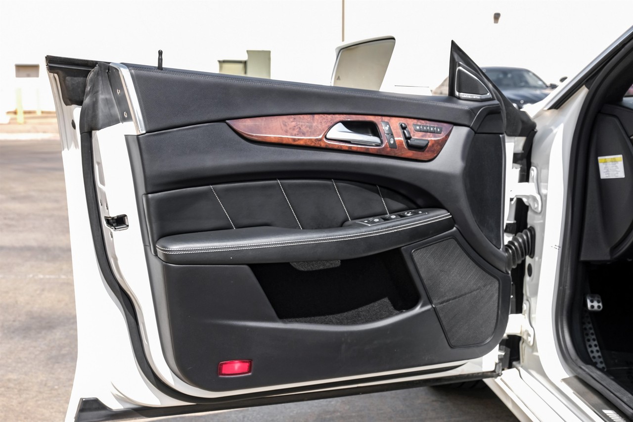 Mercedes-Benz CLS 63 AMG Vehicle Main Gallery Image 39