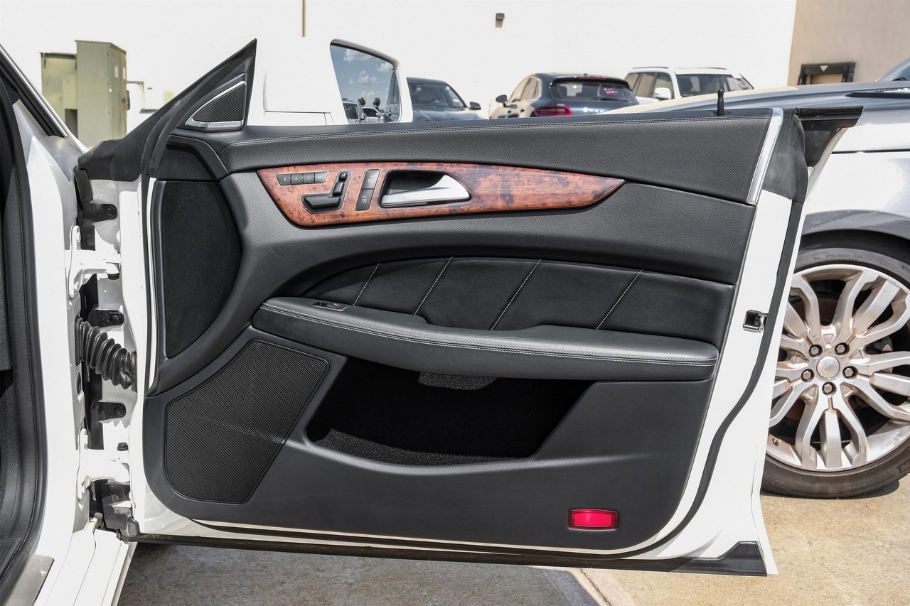 Mercedes-Benz CLS 63 AMG Vehicle Main Gallery Image 42