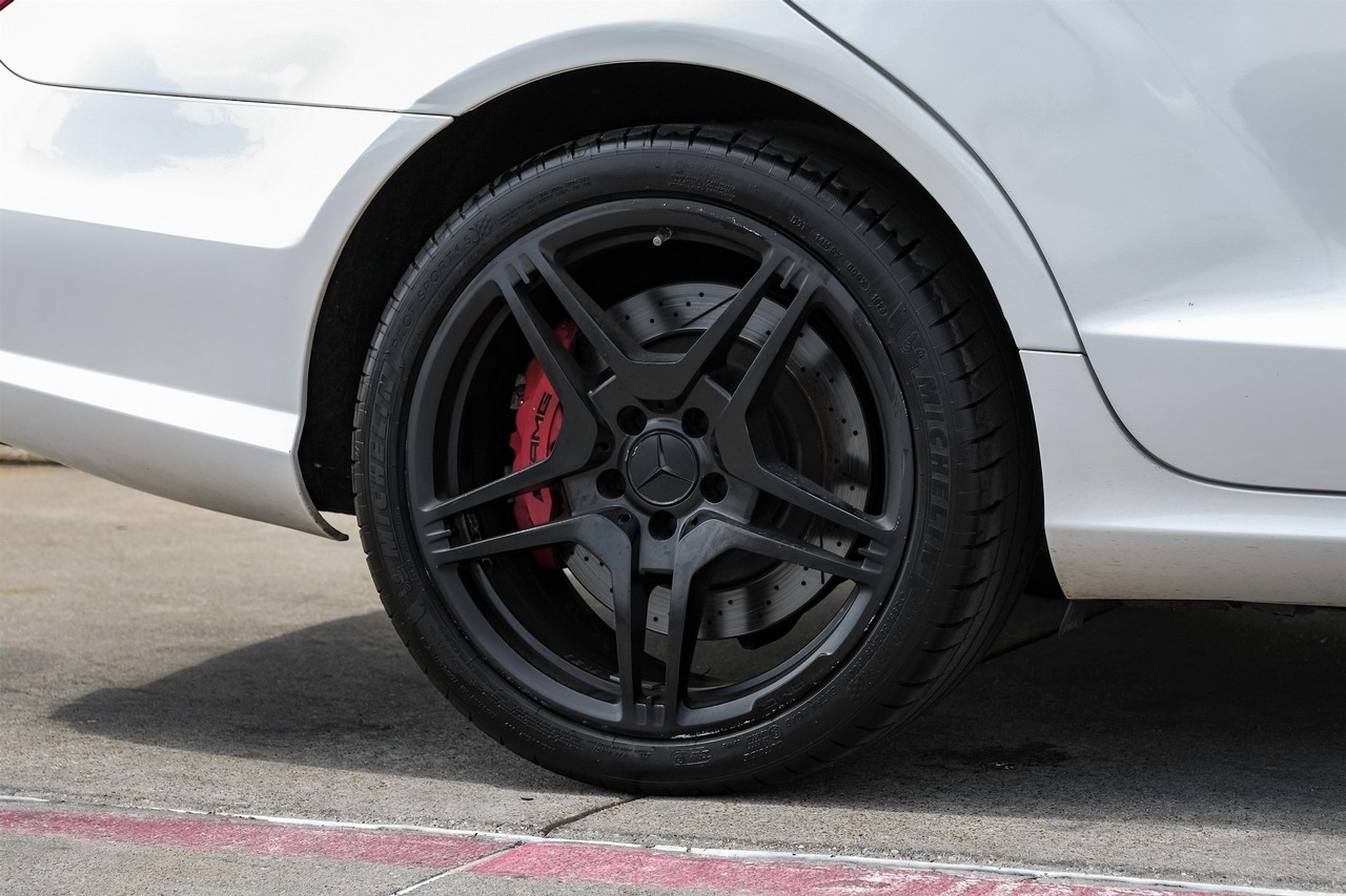 Mercedes-Benz CLS 63 AMG Vehicle Main Gallery Image 51