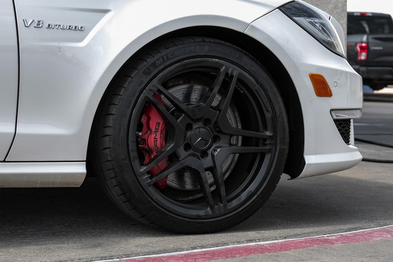 Mercedes-Benz CLS 63 AMG Vehicle Main Gallery Image 52