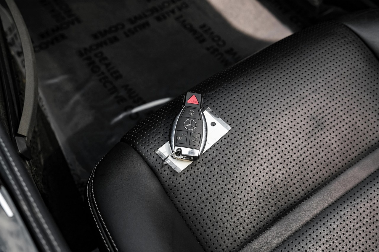 Mercedes-Benz CLS 63 AMG Vehicle Main Gallery Image 55