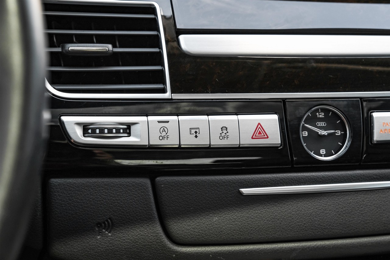 Audi A8 L Vehicle Main Gallery Image 27