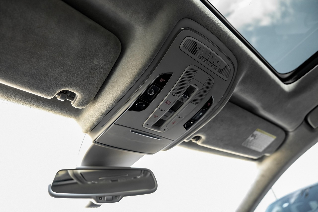 Audi A8 L Vehicle Main Gallery Image 30