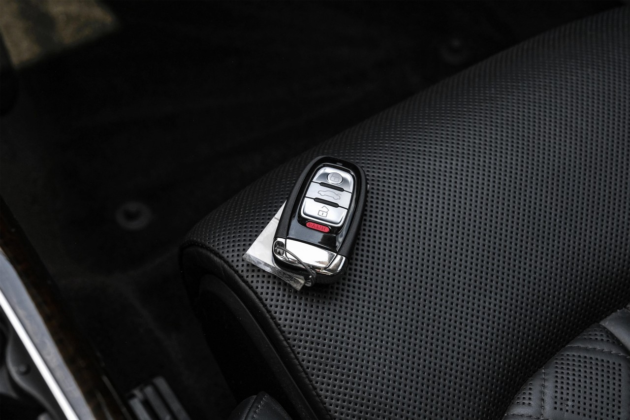 Audi A8 L Vehicle Main Gallery Image 55