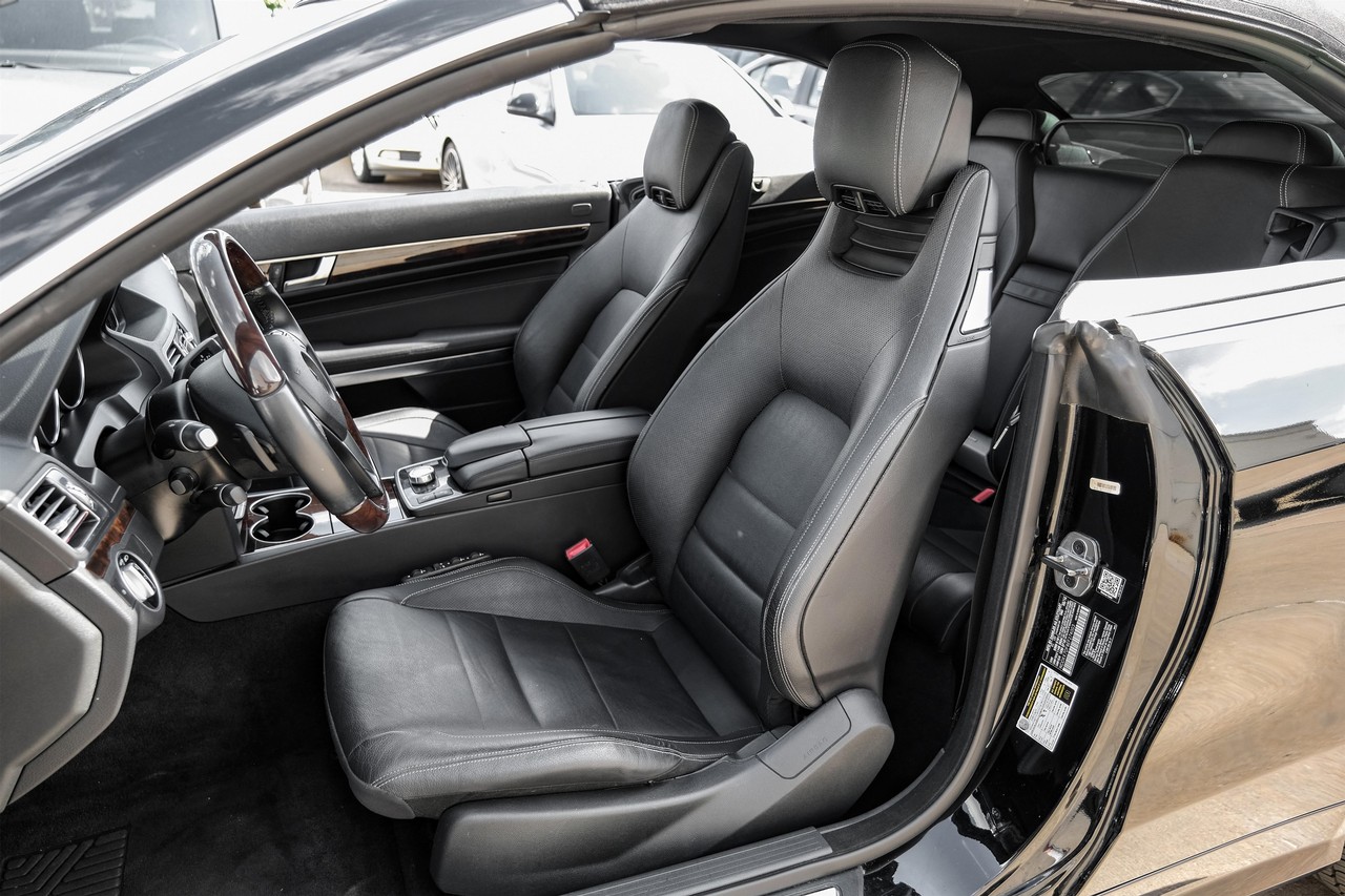 Mercedes-Benz E 550 Vehicle Main Gallery Image 04
