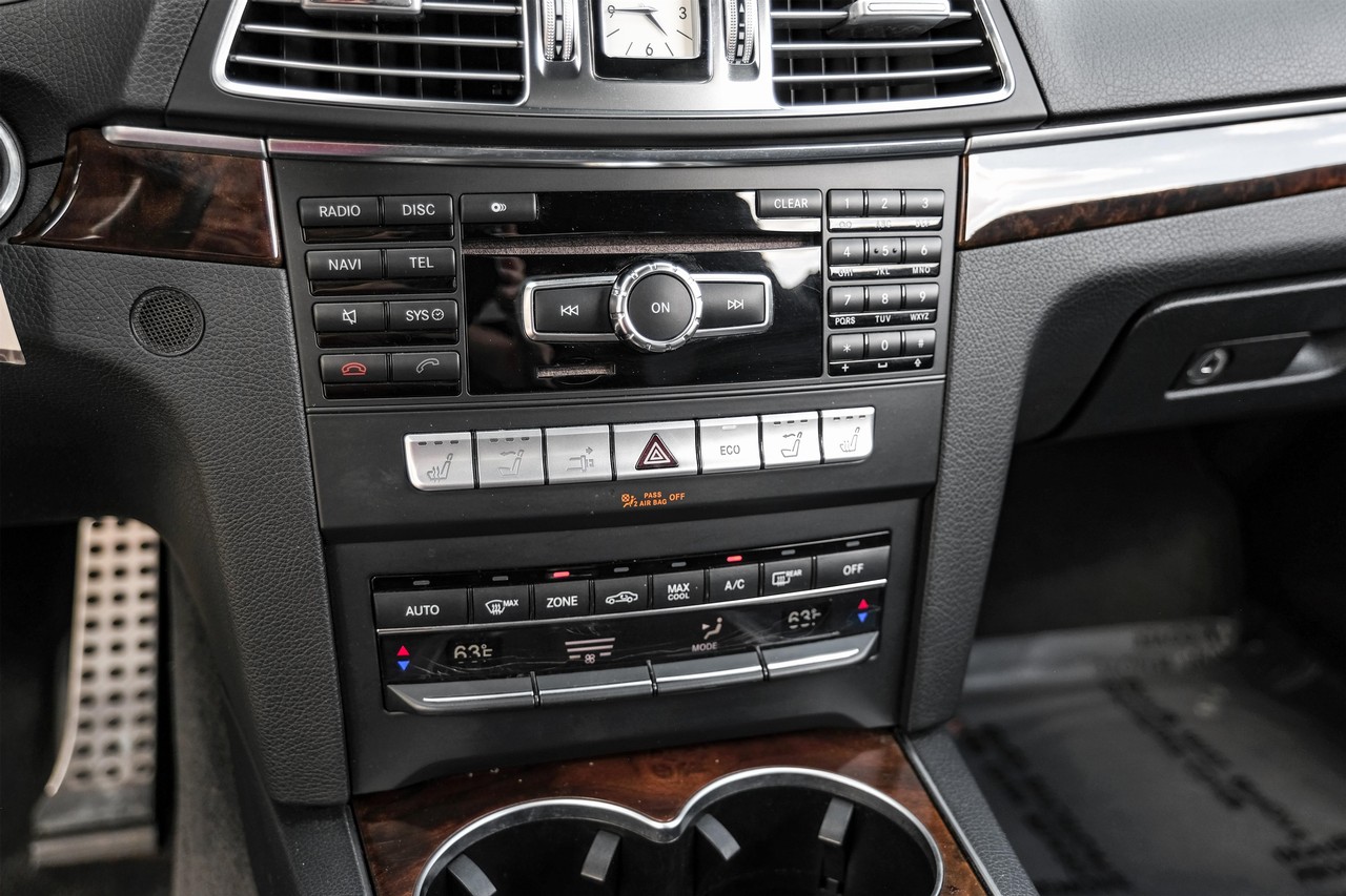Mercedes-Benz E 550 Vehicle Main Gallery Image 25