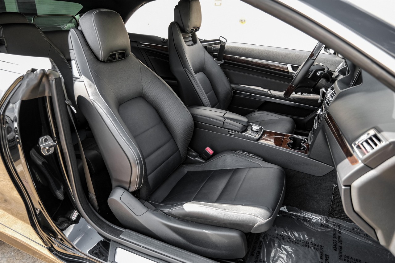 Mercedes-Benz E 550 Vehicle Main Gallery Image 32