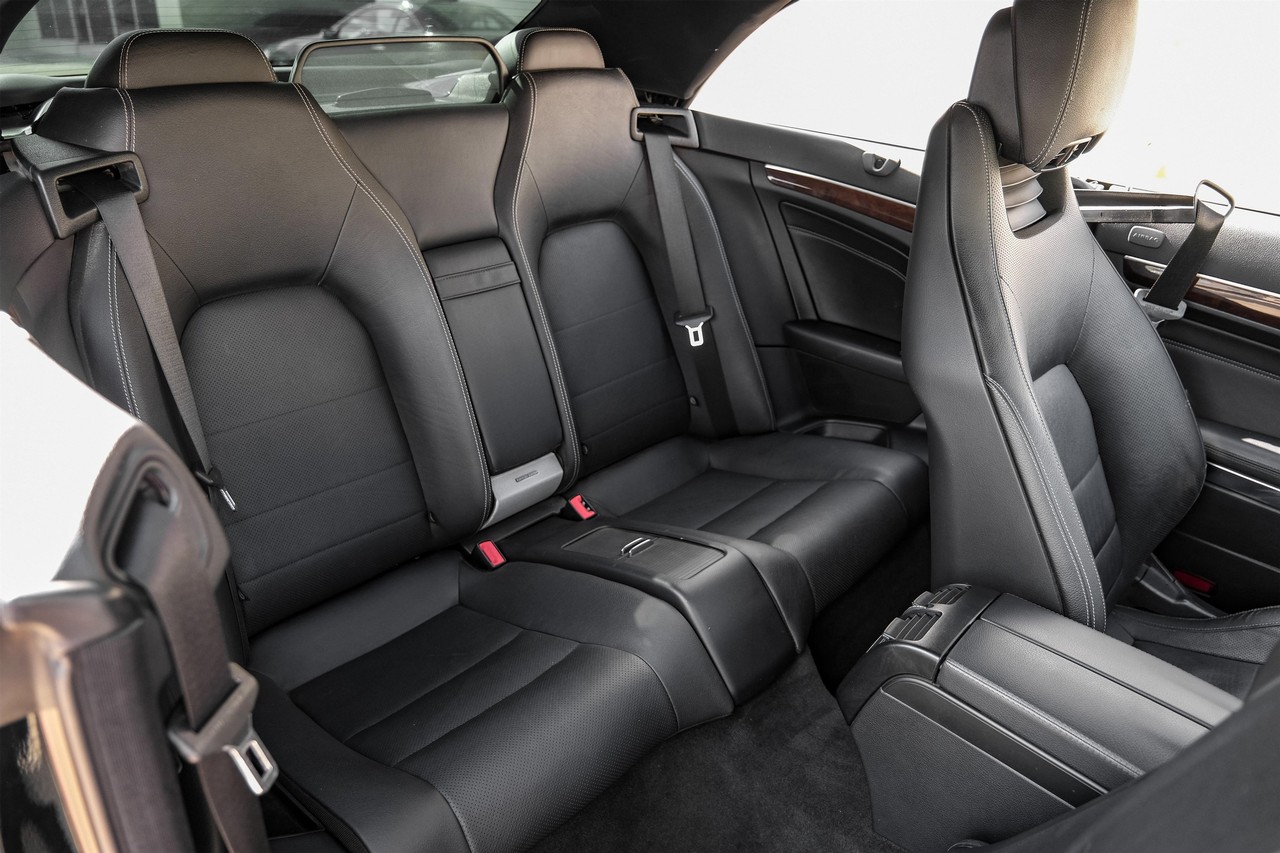 Mercedes-Benz E 550 Vehicle Main Gallery Image 33