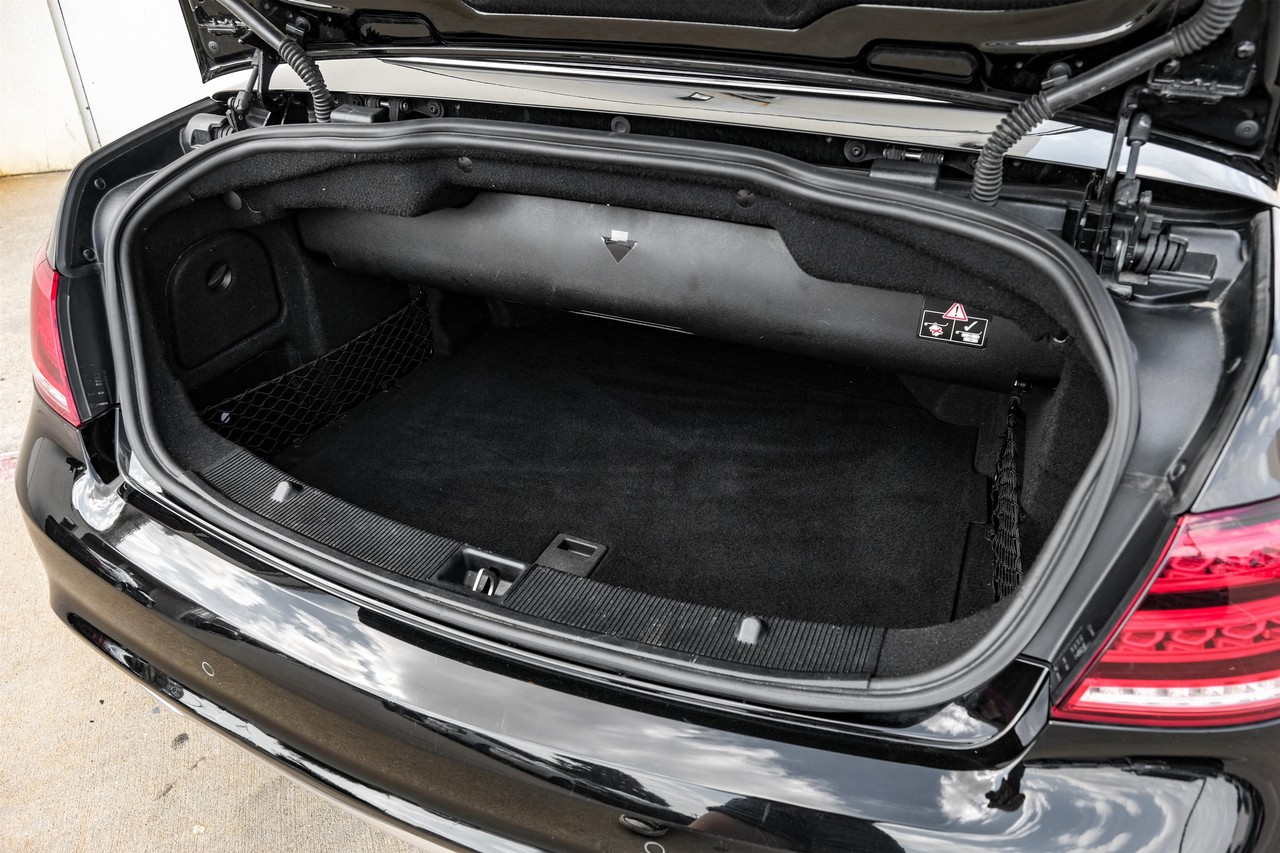 Mercedes-Benz E 550 Vehicle Main Gallery Image 43