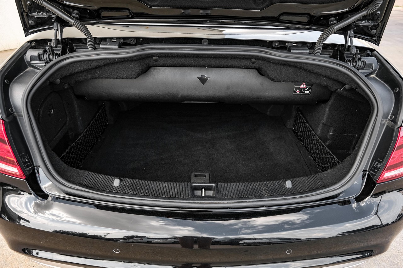 Mercedes-Benz E 550 Vehicle Main Gallery Image 44