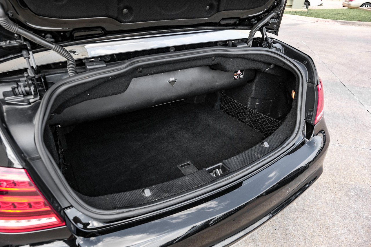 Mercedes-Benz E 550 Vehicle Main Gallery Image 45