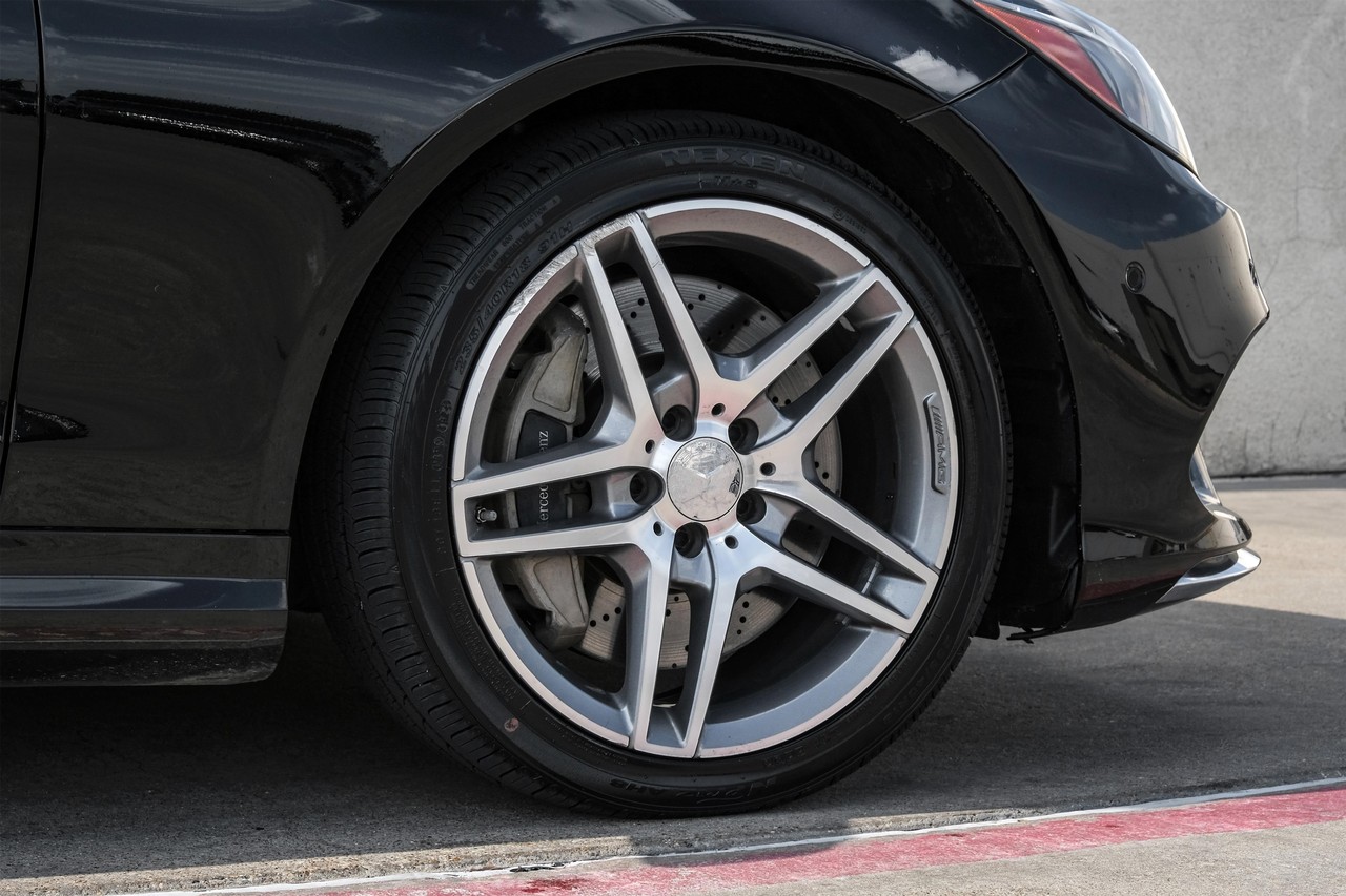 Mercedes-Benz E 550 Vehicle Main Gallery Image 47